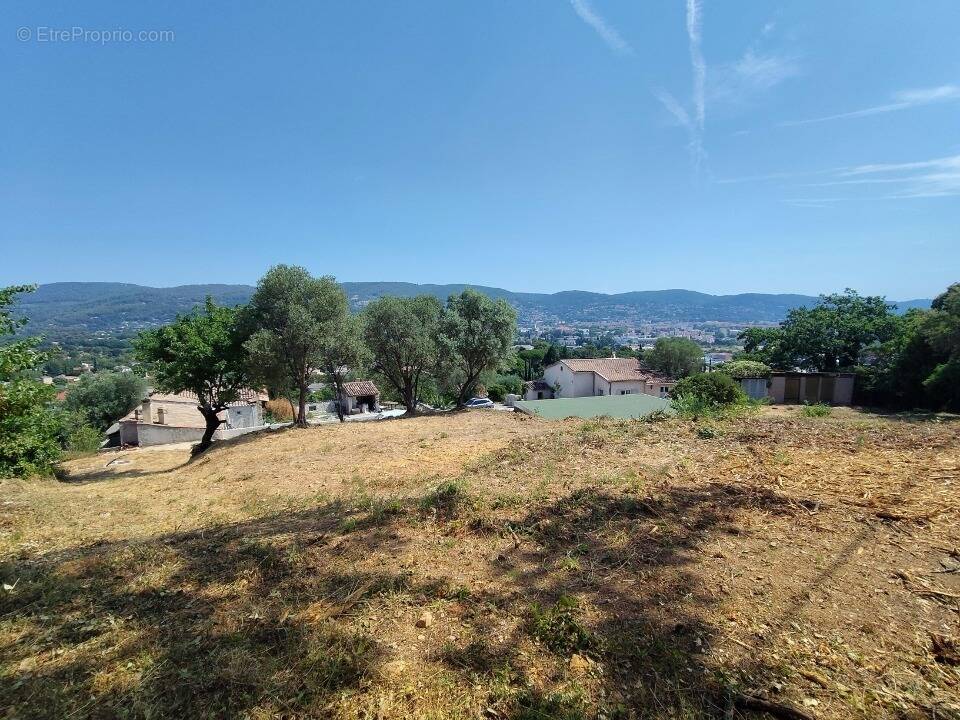 Terrain à DRAGUIGNAN