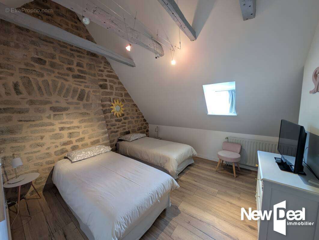 Maison à SERVIERES-LE-CHATEAU