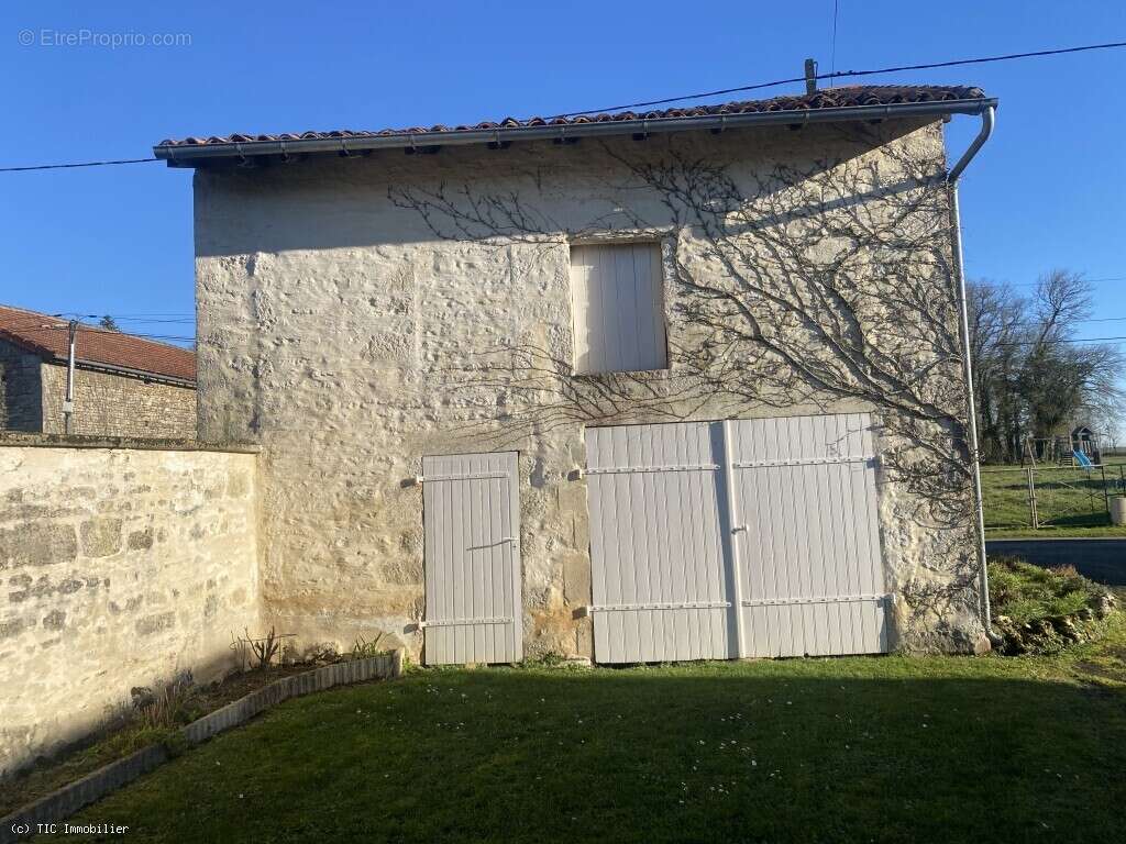 Maison à VILLEFAGNAN