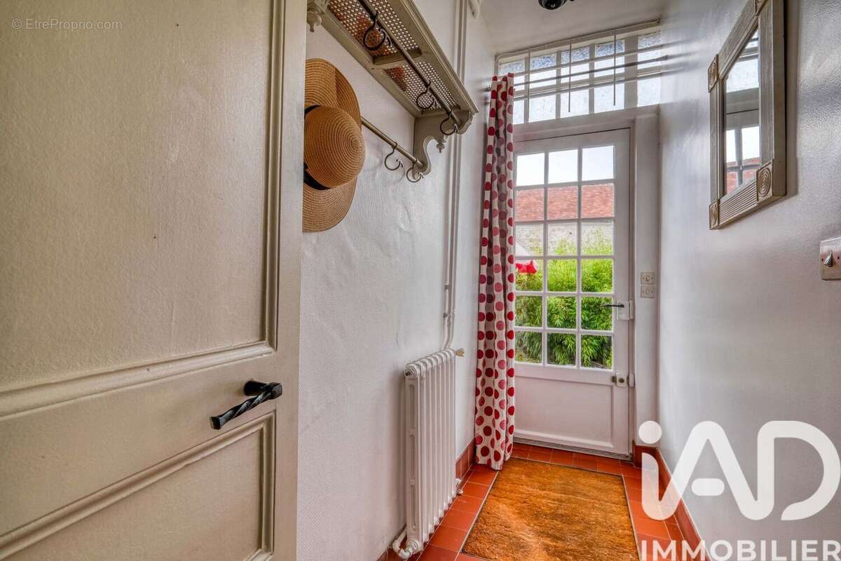 Photo 7 - Maison à VALLANGOUJARD