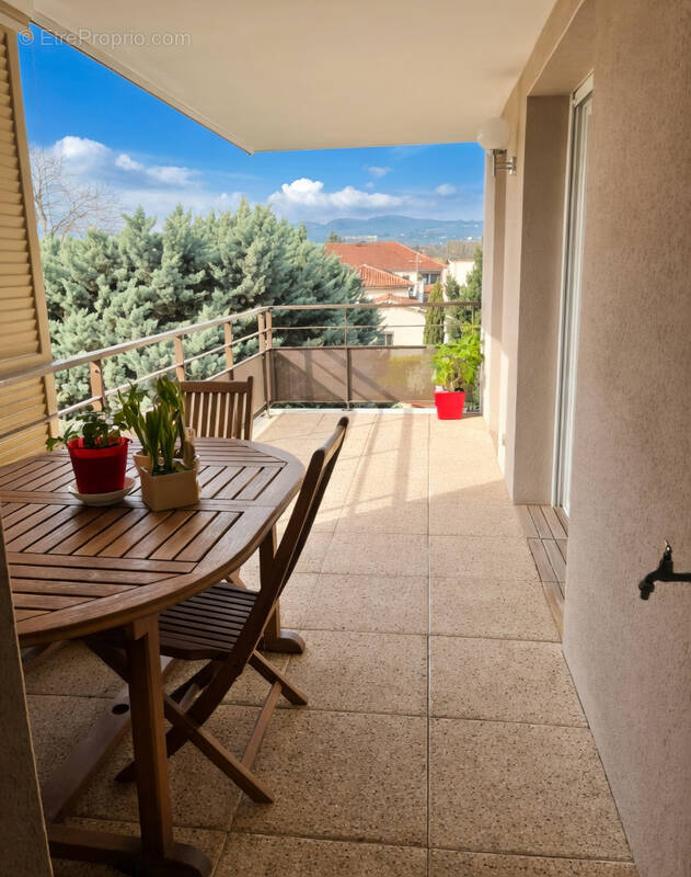 Appartement à CRAPONNE