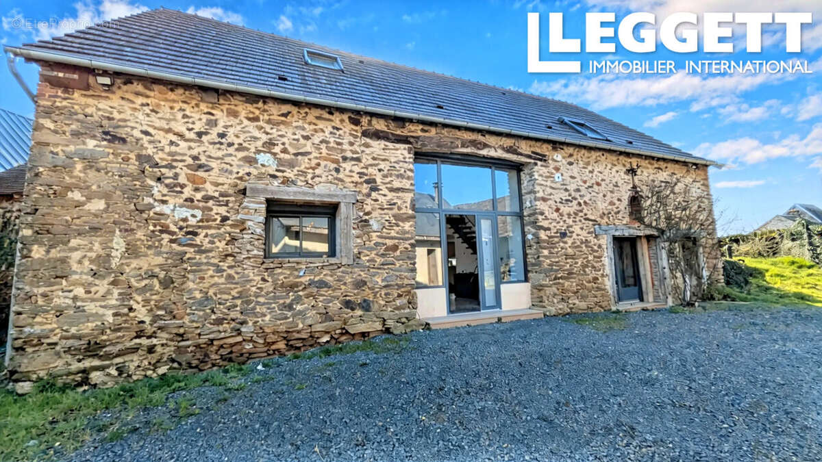 Grange Contemporaine avec Maison à Restaurer dans Hameau Paisible près de Lubersac - photo 2