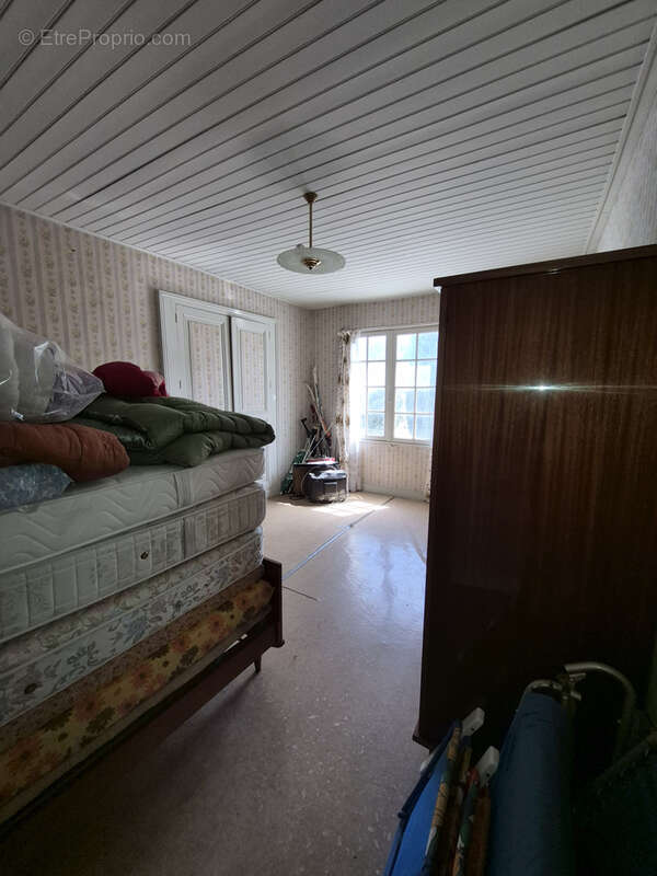 Maison avec dépendance et 2000 m2 terrain - photo 15