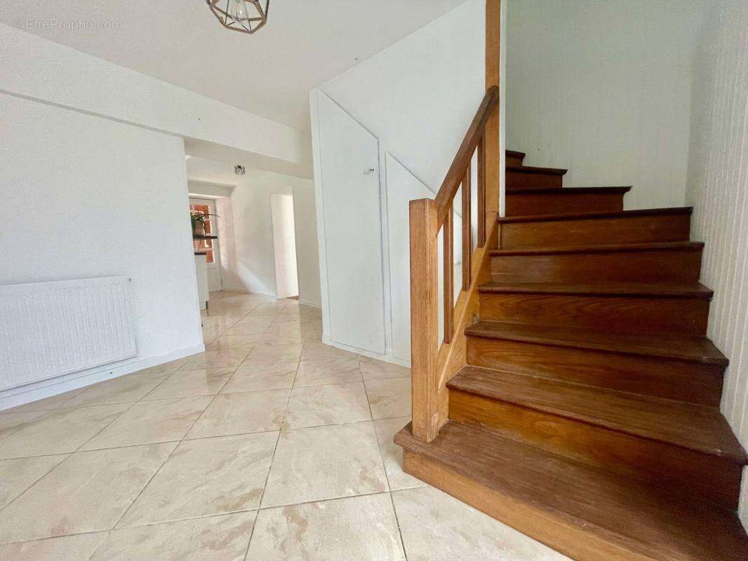 Maison à BAZOCHES-LES-GALLERANDES