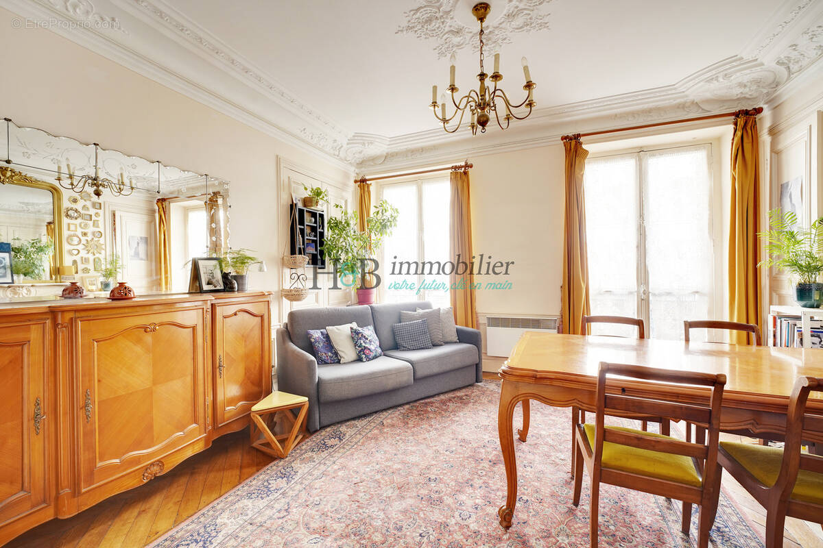 Appartement à PARIS-10E