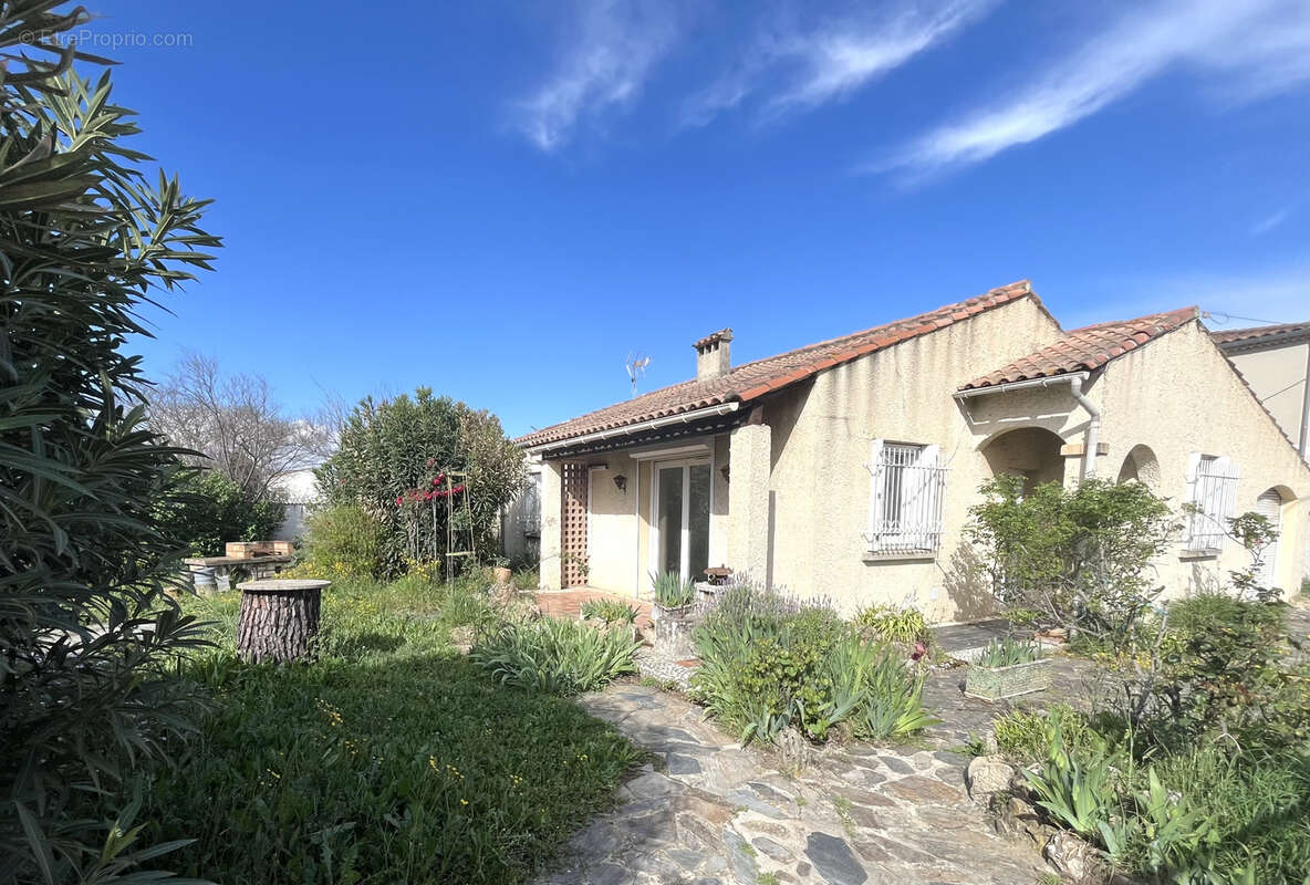 Maison à JONQUIERES-SAINT-VINCENT