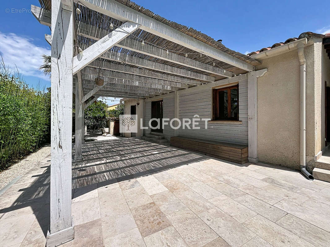 Maison à VILLEMOLAQUE