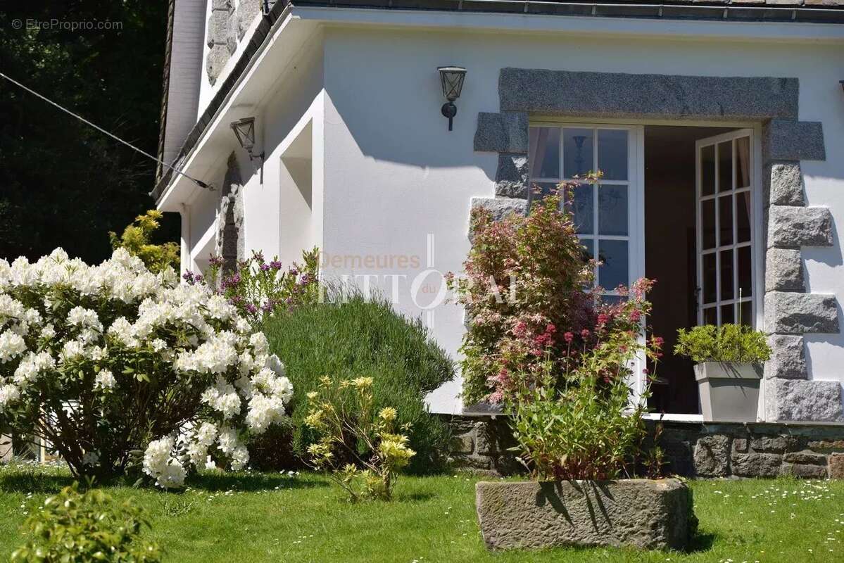 Maison à LOGONNA-DAOULAS