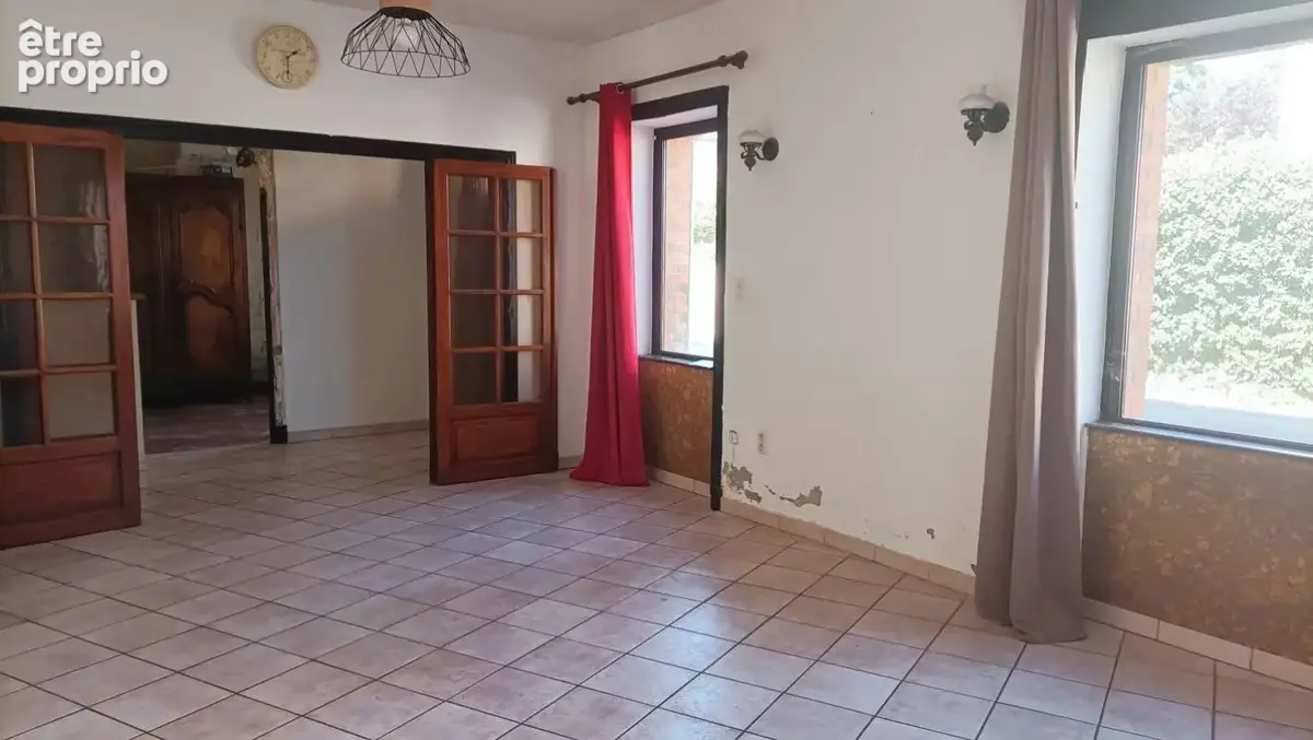 Maison 210 m² à Sail-Les-Bains  - photo 2