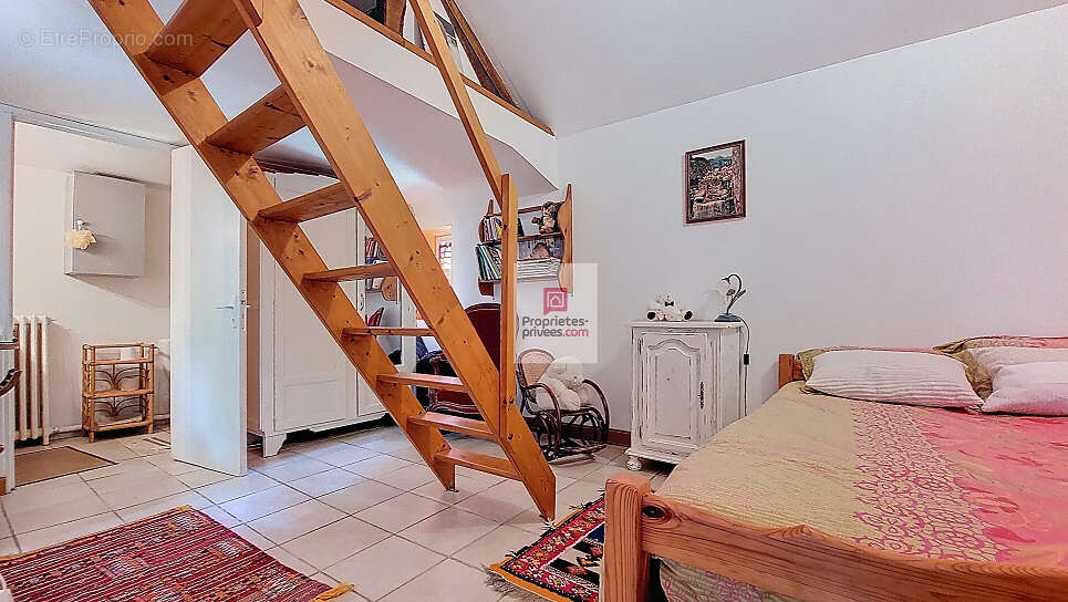 Maison à ROUFFIGNAC-SAINT-CERNIN-DE-REILHAC