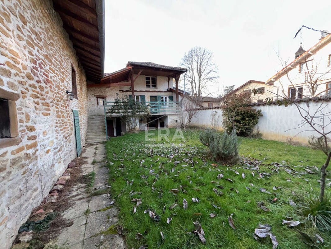 Maison à MEILLONNAS