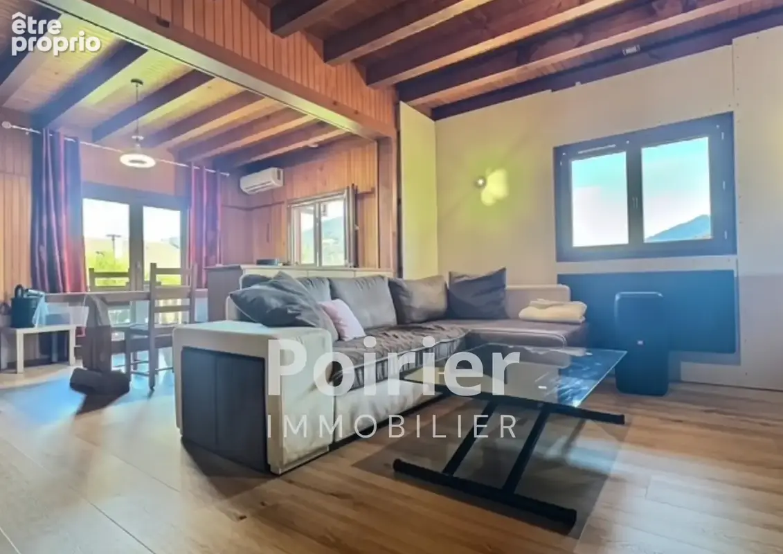 Maison à VINZIER