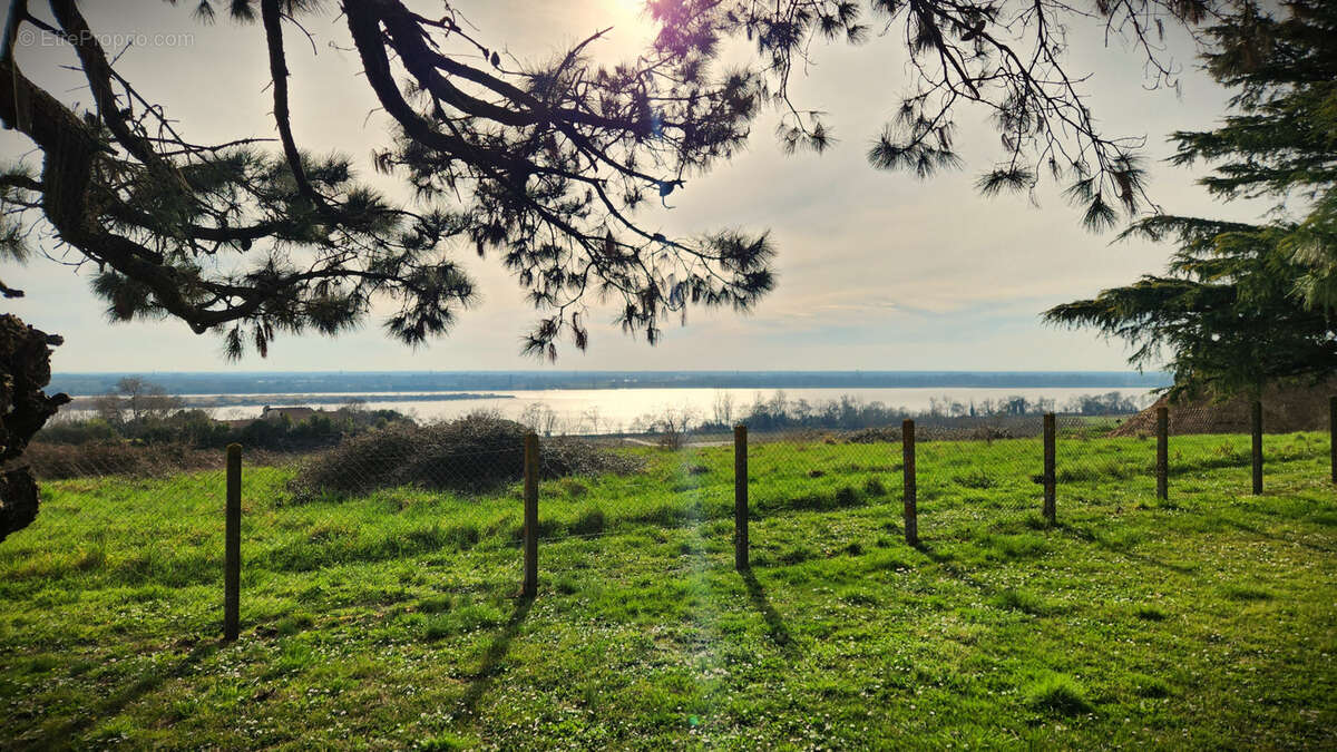 Maison à BAYON-SUR-GIRONDE