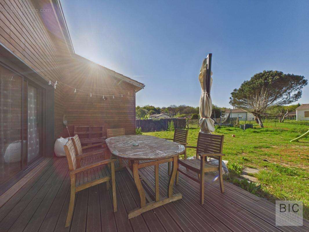 A vendre maison état neuf en bois avec jardin plein sud - photo 22