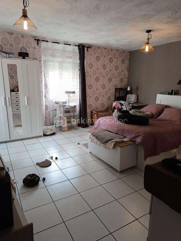 Élégance rustique au cœur de Mareuil-le-Port ! - photo 8