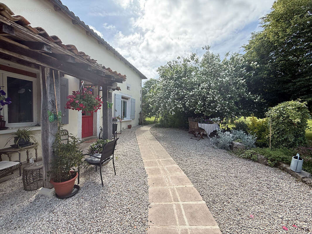 Maison de caractere! - photo 2