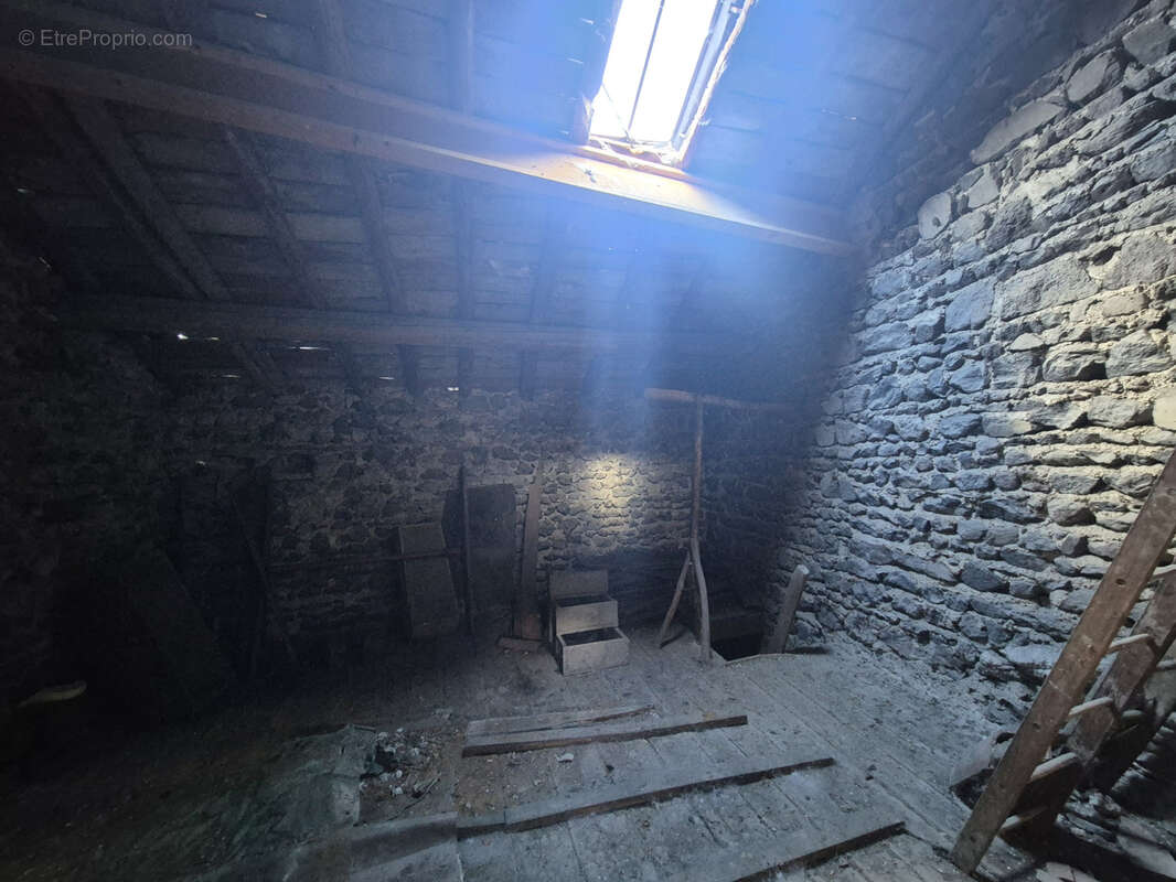 Maison à VEYRE-MONTON