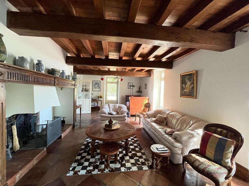 Maison à MAUVEZIN