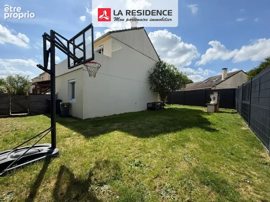 Maison 5 pièces 103 m² à vendre à Savigny-Le-Temple (77176) - photo 8