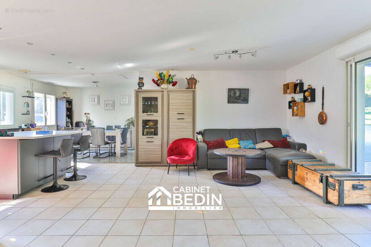 Maison 183 m² à Biganos  - photo 4