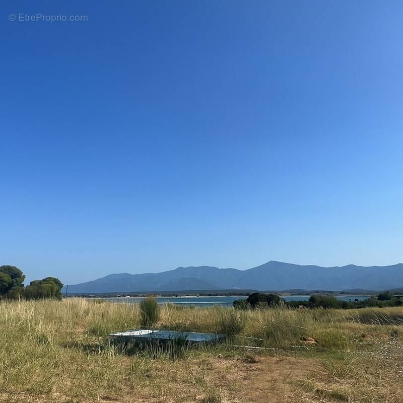 Terrain à VILLENEUVE-DE-LA-RAHO
