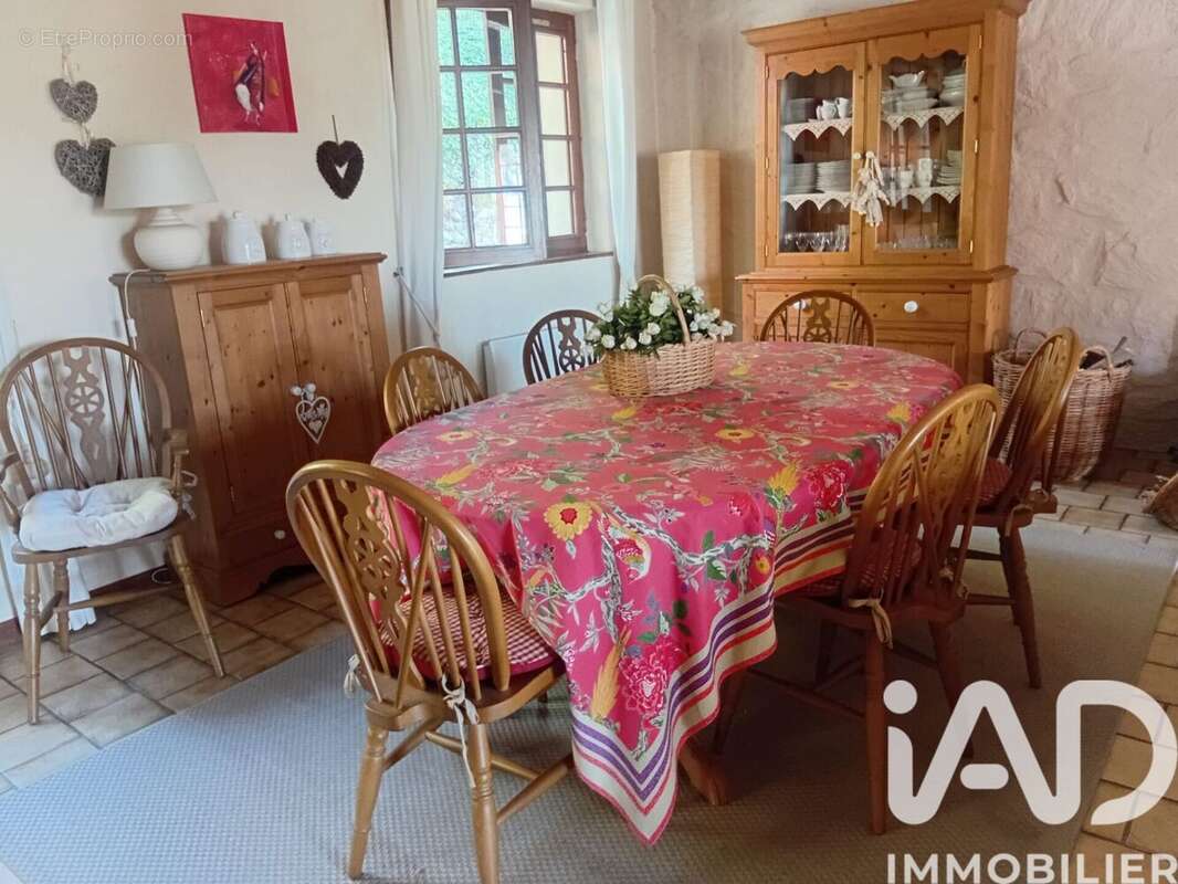 Maison 223 m² à Sainte-Ruffine  - photo 5