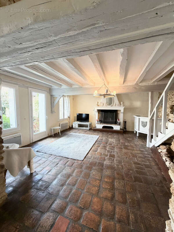 Maison à BOURAY-SUR-JUINE