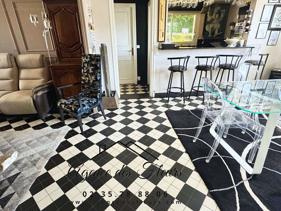 Maison à MONTFORT-SUR-RISLE