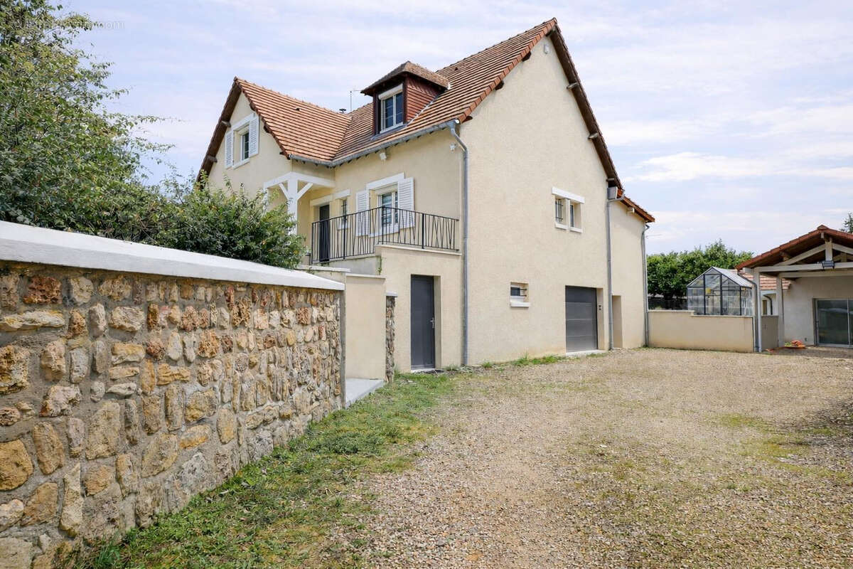 Maison à MEZIERES-SUR-SEINE