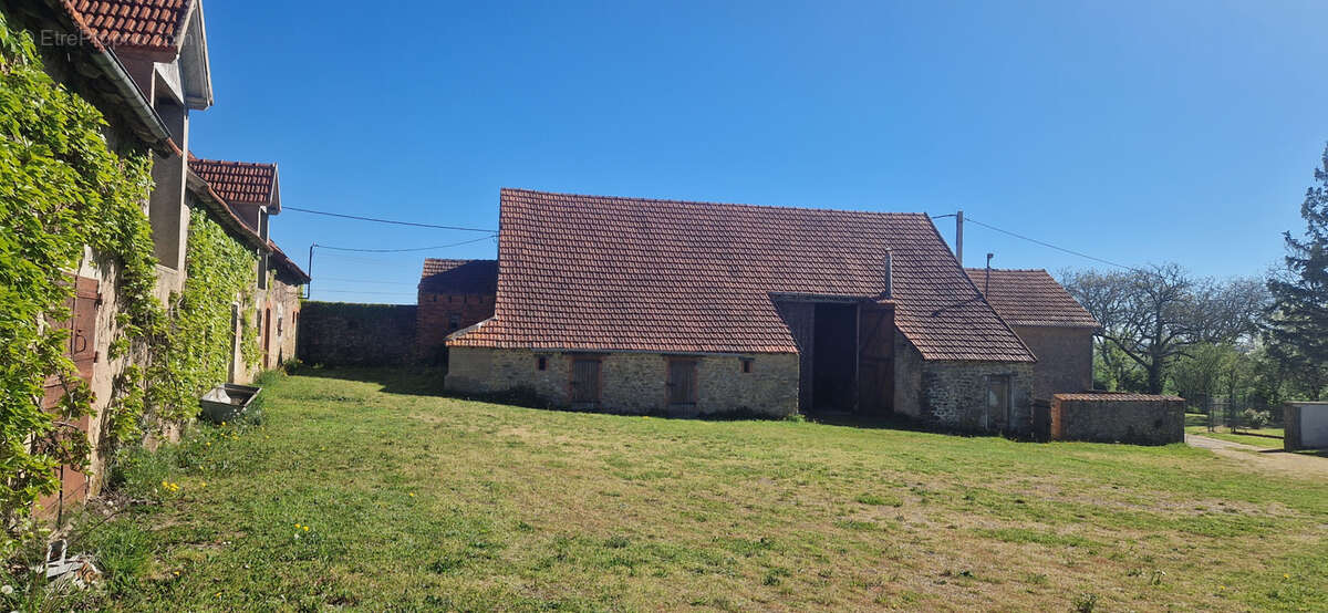 Corps de ferme sur 1,8 hectares ! - photo 14