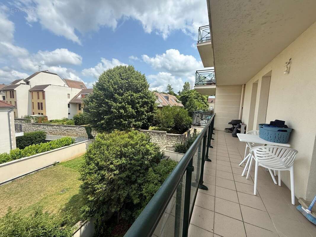 Appartement à LAMORLAYE