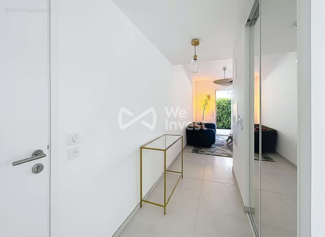 Appartement à SAINT-CLEMENT-DE-RIVIERE