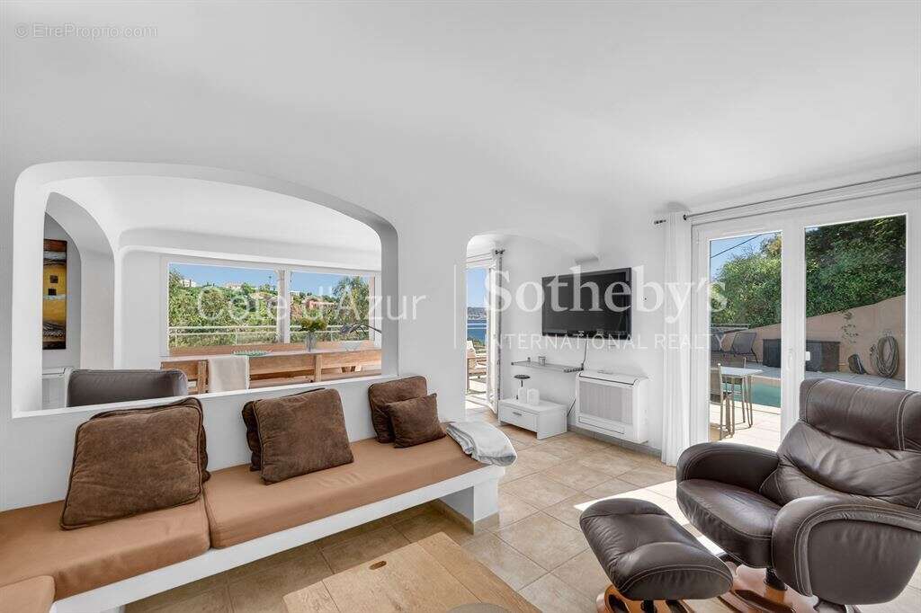 Maison à THEOULE-SUR-MER
