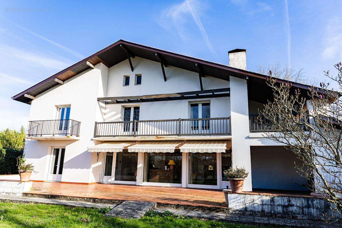 Maison à PEYREHORADE