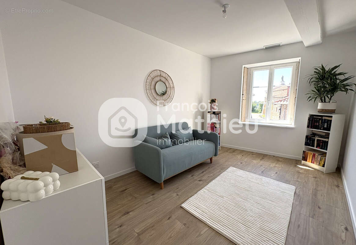 BOULIGNEUX - Propriété de caractère sur 2 211 m2 de terrain - photo 16
