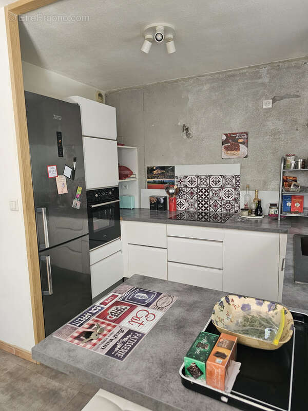 Appartement à LA ROQUE-D'ANTHERON