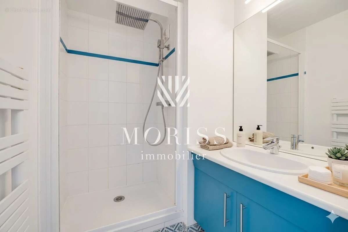 Appartement à COURBEVOIE