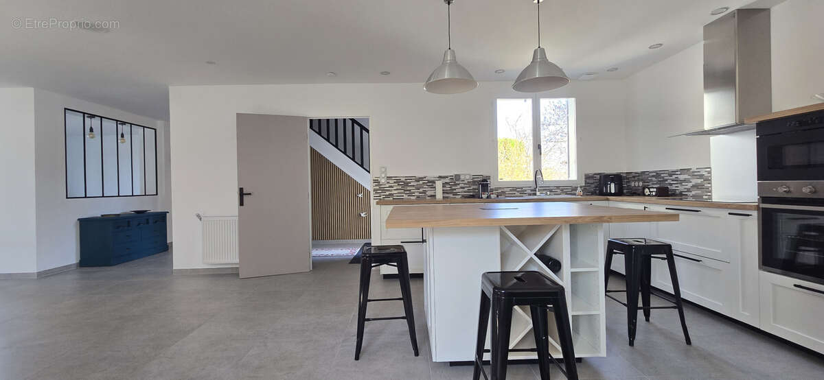 Maison à PERIGNAT-LES-SARLIEVE