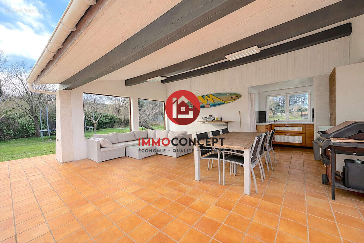 Maison à ROCHEFORT-DU-GARD