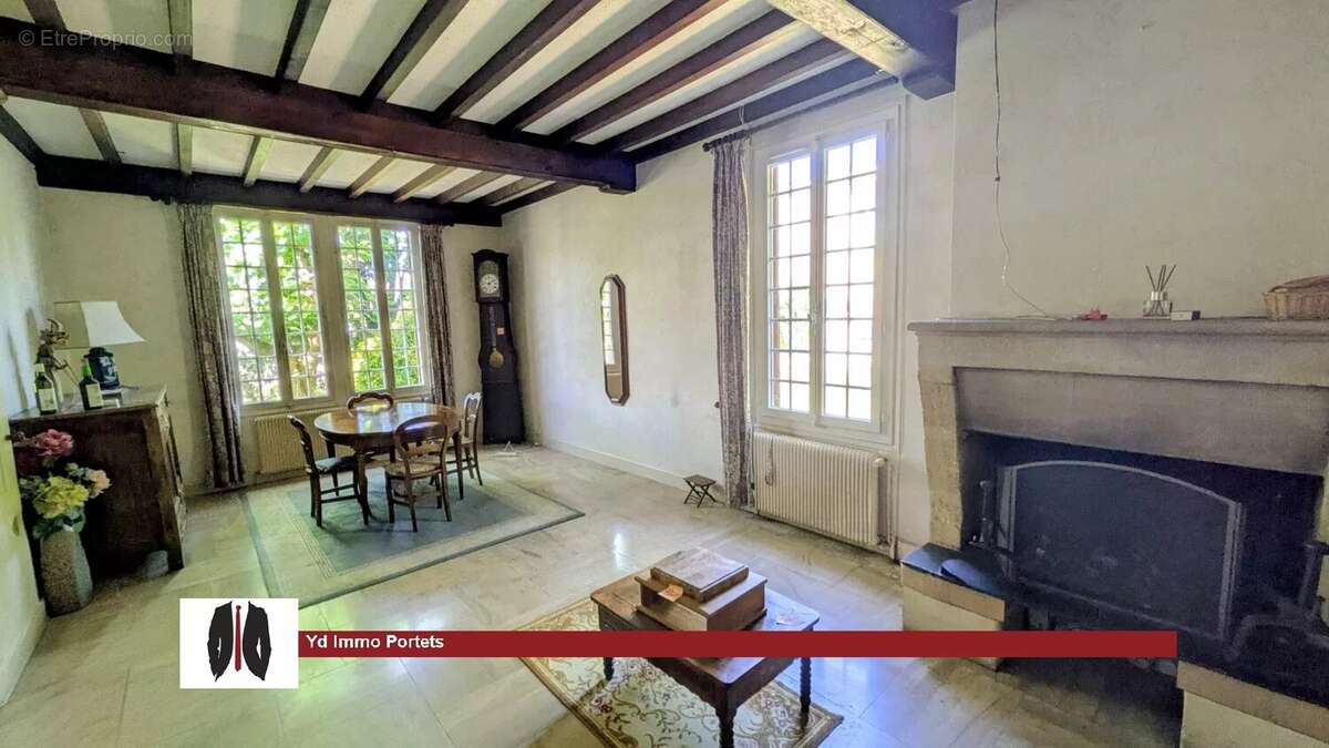 Maison à PORTETS