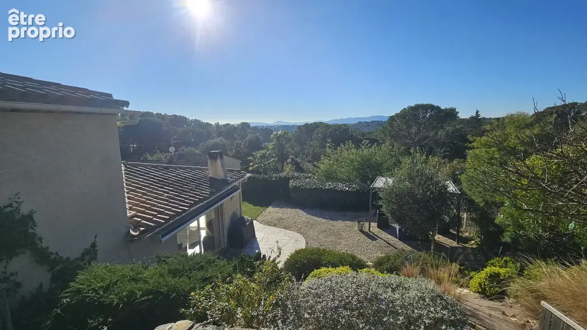 FREJUS, superbe villa avec piscine dans domaine sécurisé - photo 2