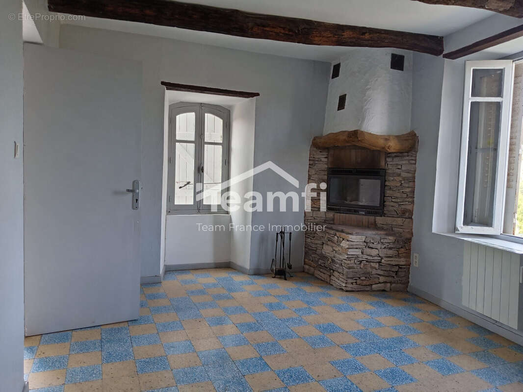Maison 60 m² à Berrias-Et-Casteljau  - photo 2