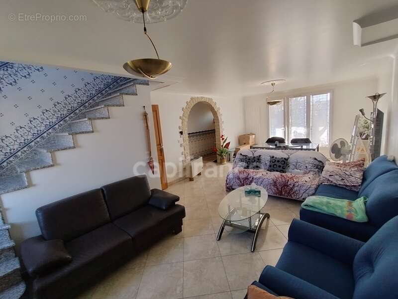 Maison à VIGNEUX-SUR-SEINE