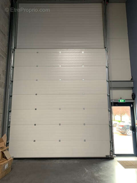 Commerce à LE COTEAU