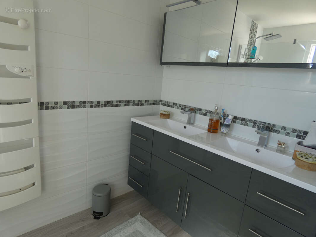 Maison à BOISSET-ET-GAUJAC