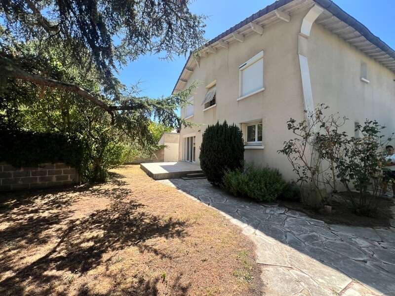 Grande Maison 140 m² – HYPER CENTRE– Jardin, garage, dépendance - photo 22