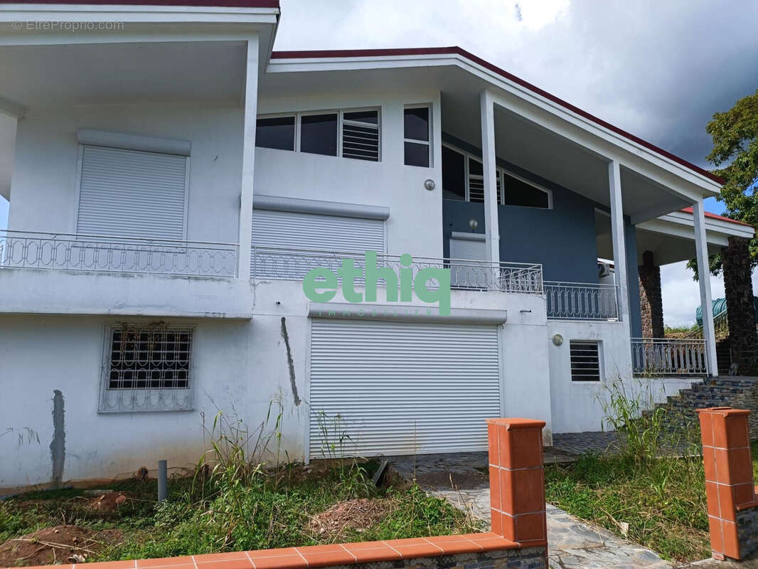 Maison à PETIT-BOURG