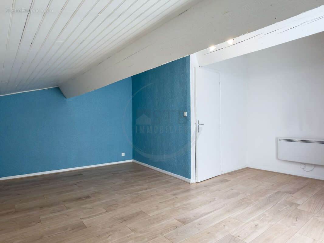 Appartement à LIVRON-SUR-DROME