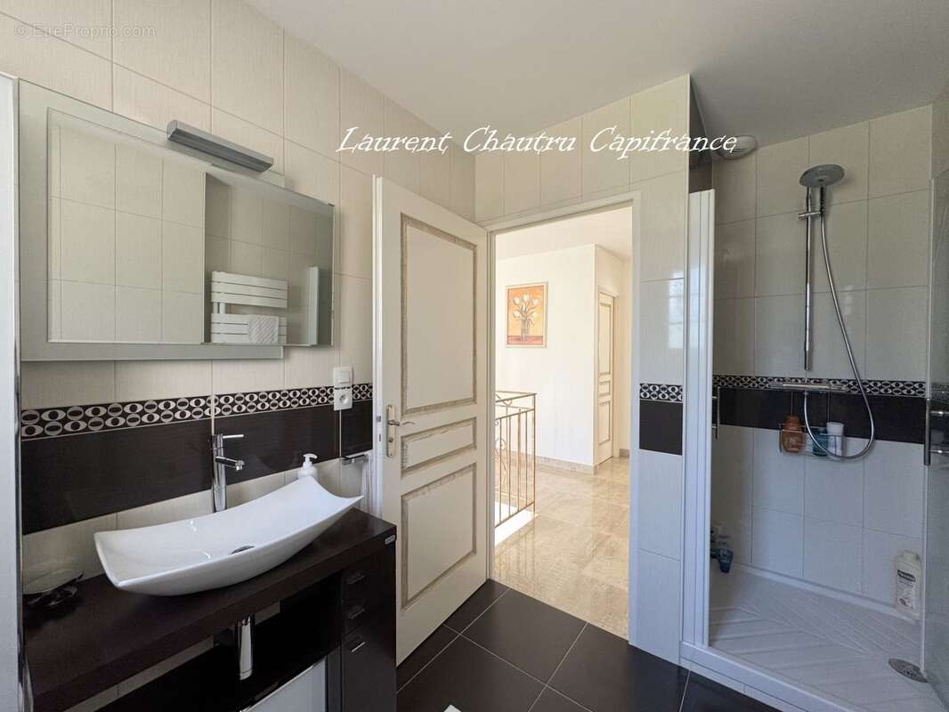 Villa de standing 190m² à SANILHAC (24) - photo 24