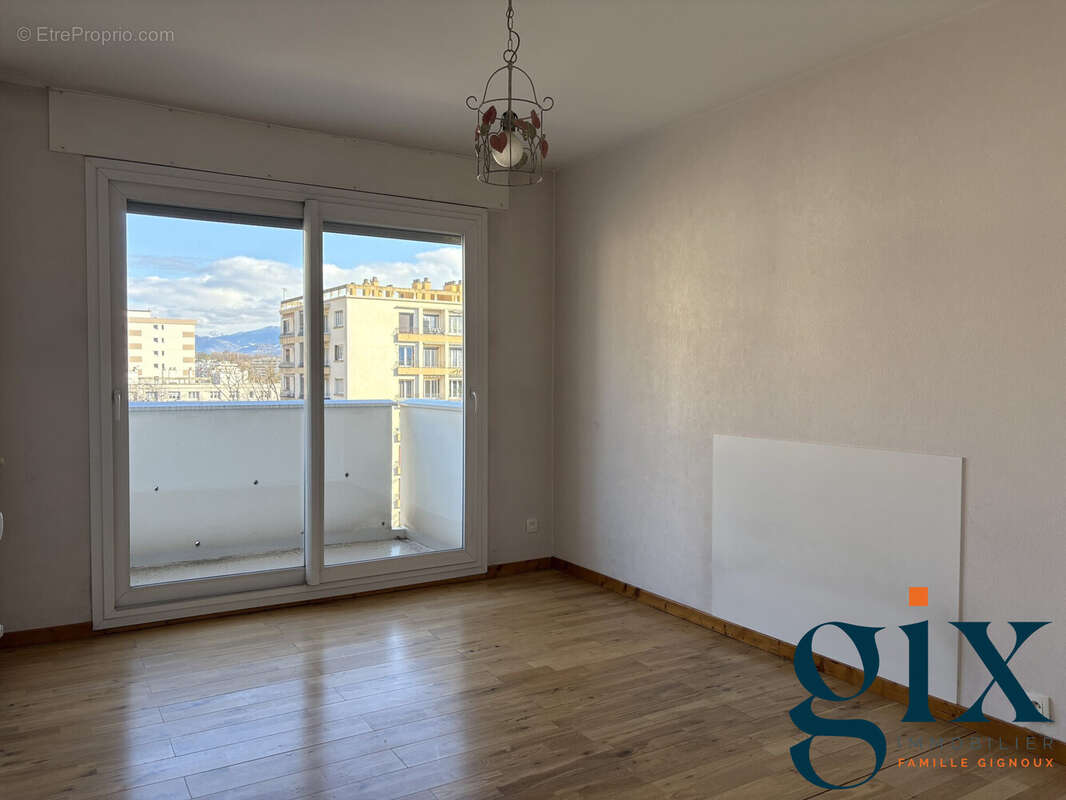 Appartement à MEYLAN
